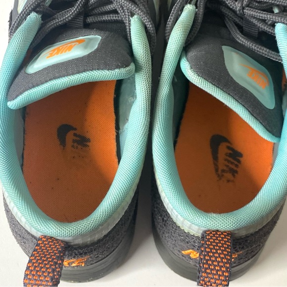 NIKE Air Max Thea Premium Holographic Silver Dark Grey Glacier Ice Women's Sz 6 - Picture 9 of 10